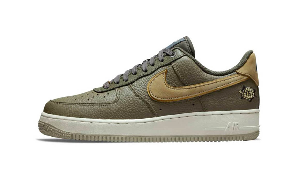 Lihat Tampilan Resmi Nike Air Force 1 '07 LX Turtle